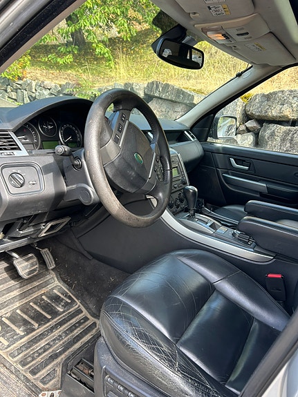 Land Rover Range Rover Sport 7 of 10