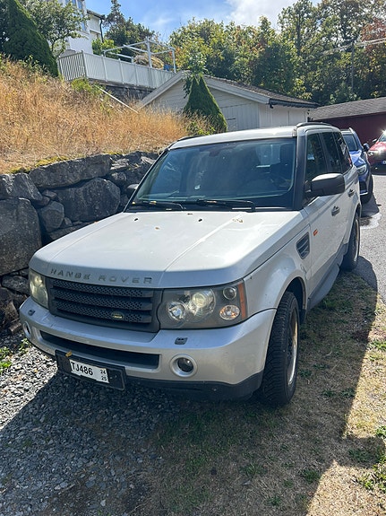 Land Rover Range Rover Sport 2 of 10