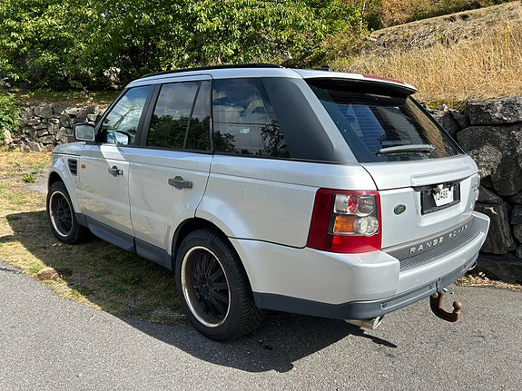 Land Rover Range Rover Sport 3 of 10