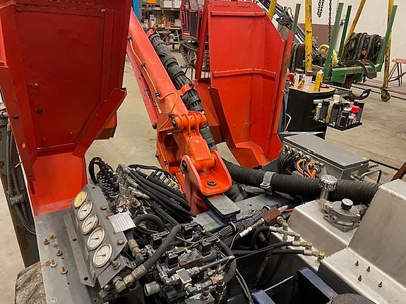 Sandvik Commando DC 120 R 12 of 17