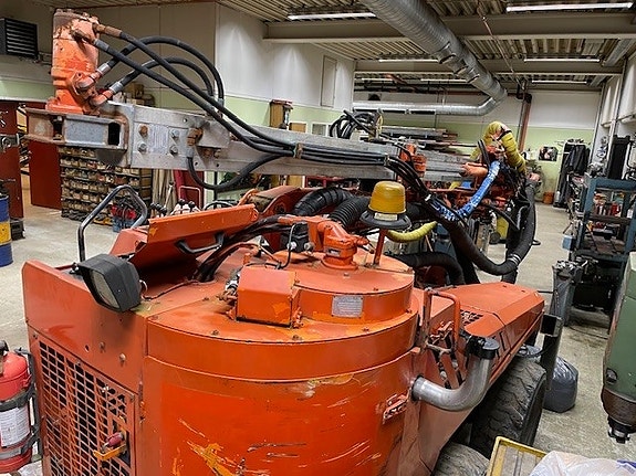 Sandvik Commando DC 120 R 11 of 17