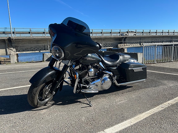 Harley-Davidson Street Glide FLHX 5 of 5
