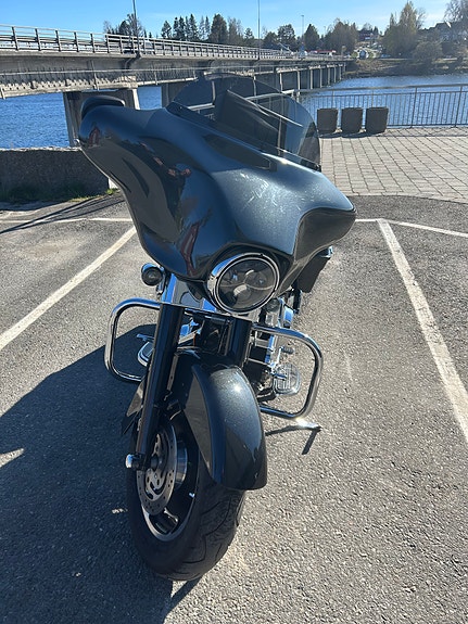 Harley-Davidson Street Glide FLHX 2 of 5