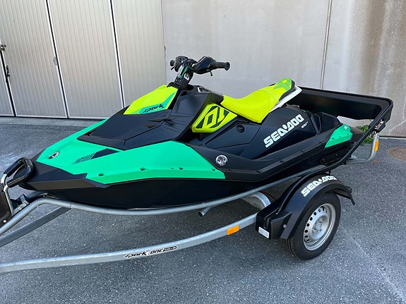 SeaDoo Spark Trixx 2UP - strøken! 2 of 10