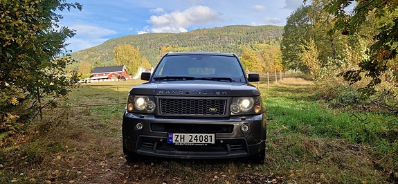 Land Rover Range Rover Sport 3 of 18