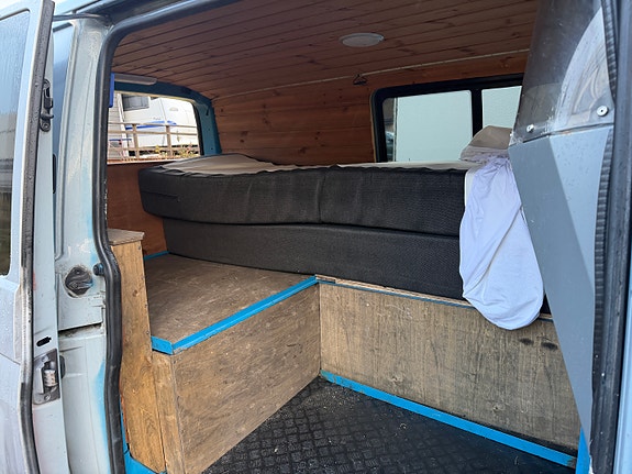Volkswagen Transporter 2 of 9