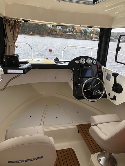 Quicksilver 675 Pilothouse 8 of 8