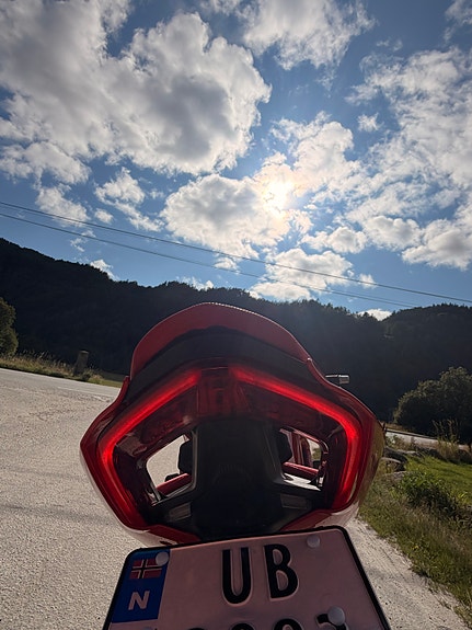 Ducati Streetfighter v4s 8 of 9