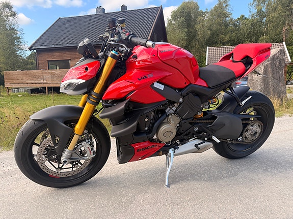 Ducati Streetfighter v4s 3 of 9