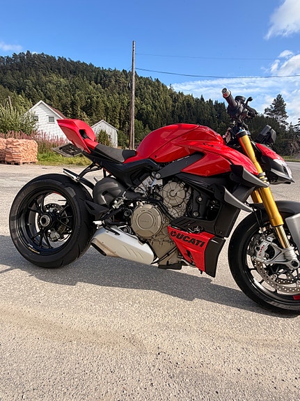 Ducati Streetfighter v4s 5 of 9