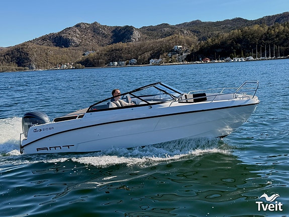 AMT 210 BR m/ Yamaha F150 23 of 24