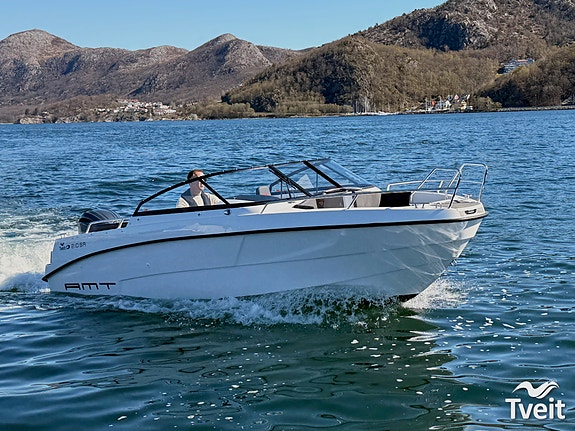 AMT 210 BR m/ Yamaha F150 22 of 24