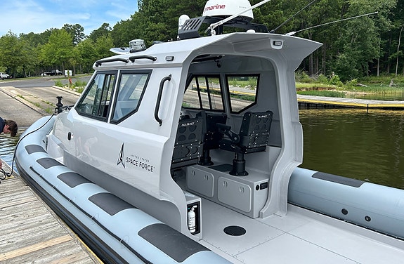 Gemini Waverider 1060 Cabin 4 of 5