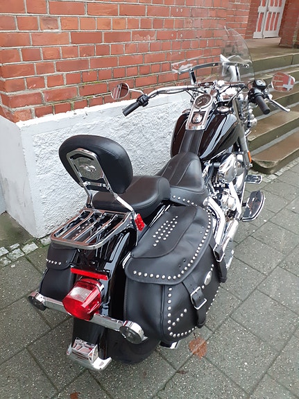 Harley-Davidson Heritage Softail Classic 6 of 6
