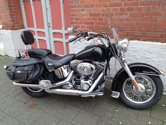 Harley-Davidson Heritage Softail Classic 5 of 5