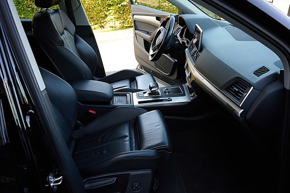 Audi Q5 12 of 24
