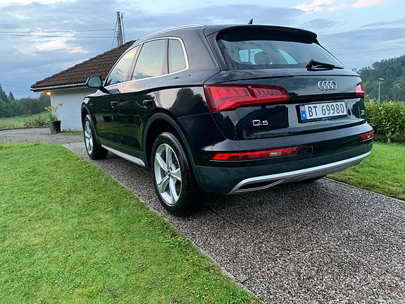 Audi Q5 4 of 24