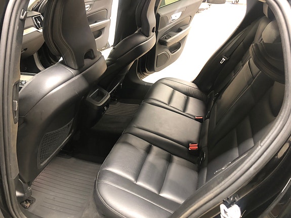 Volvo V60 16 of 23