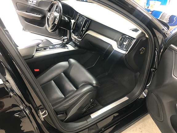 Volvo V60 14 of 23