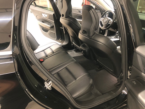 Volvo V60 15 of 23