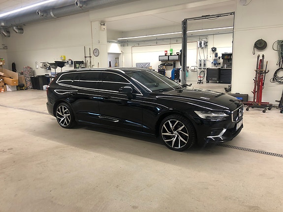 Volvo V60 8 of 23