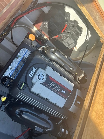 Coronet 21 DC med 2020 Mercruiser 350HK 2 of 5