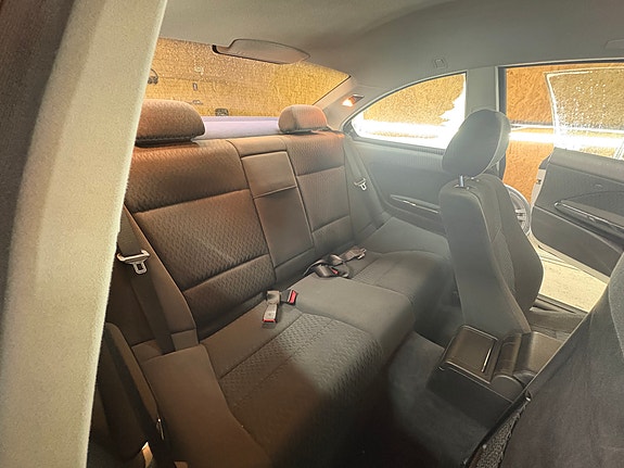 BMW 325i 9 of 22