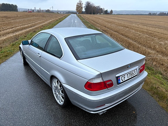 BMW 325i 2 of 22