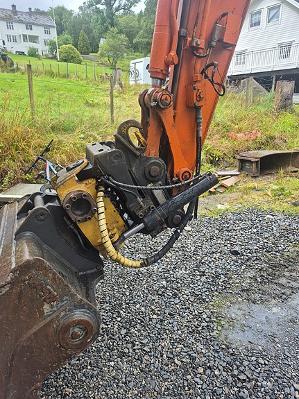 Hitachi 85US 14 of 17
