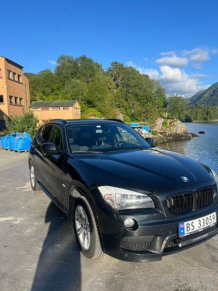 BMW X1 3 of 5