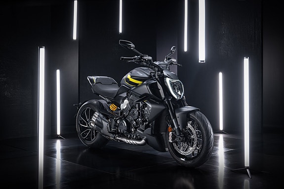 Ducati Diavel V4 3 of 5