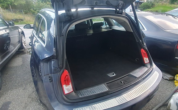 Opel Insignia 4 of 4
