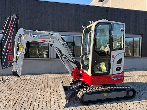 Takeuchi TB325R, korthekk, 4år/4000t garanti 2 of 5