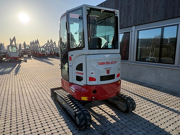 Takeuchi TB325R, korthekk, 4år/4000t garanti 4 of 5