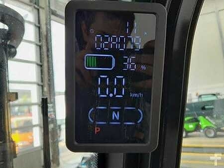 EP EFL 303 - FRI FRAKT - KAMPANJE! Elektrisk truck med 3000 KG kapasitet, lithium batteri, leveres komplett med cabin, sideskift og spreder på gafler. LAGERVARE 3 of 4