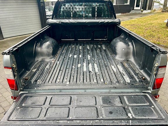 Toyota HiLux 13 of 14