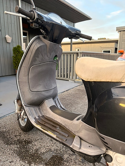 Vespa LX-50 5 of 14
