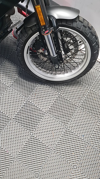Husqvarna Svartpilen 2 of 24