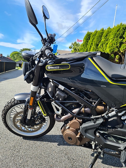 Husqvarna Svartpilen 13 of 24
