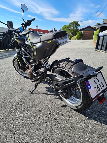 Husqvarna Svartpilen 16 of 24