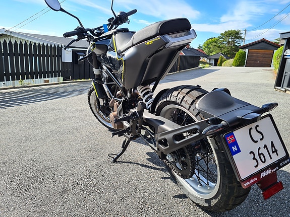 Husqvarna Svartpilen 15 of 24