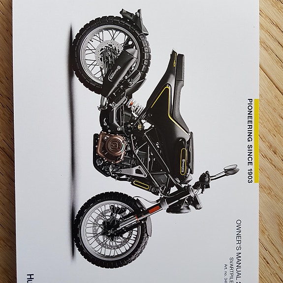 Husqvarna Svartpilen 9 of 24