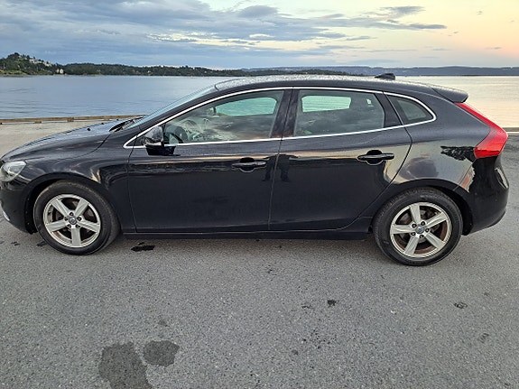 Volvo V40 5 of 5