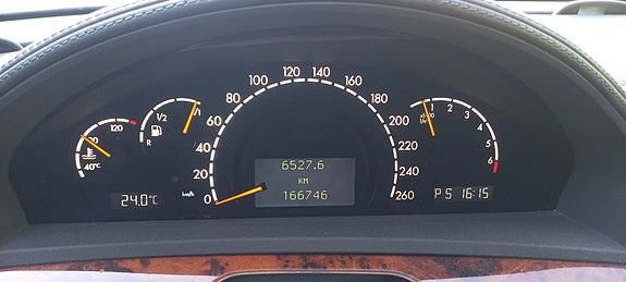Mercedes-Benz S500 3 of 25