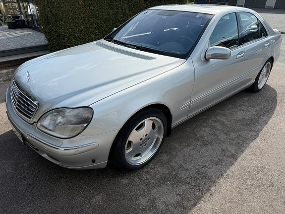 Mercedes-Benz S500 2 of 25
