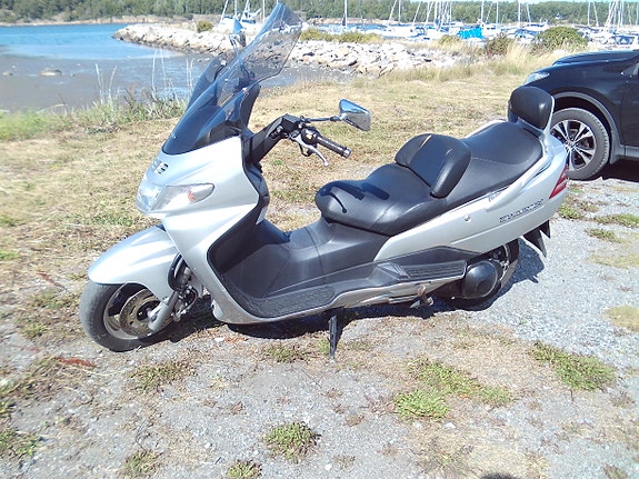 Suzuki Burgman 8 of 13