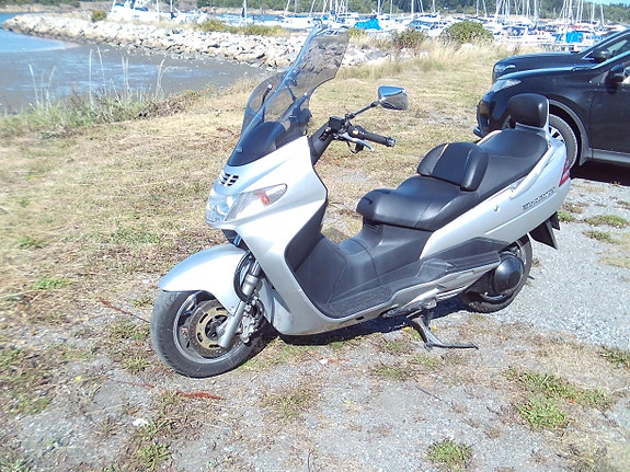 Suzuki Burgman 3 of 13