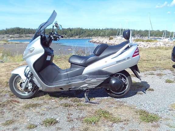 Suzuki Burgman 2 of 13