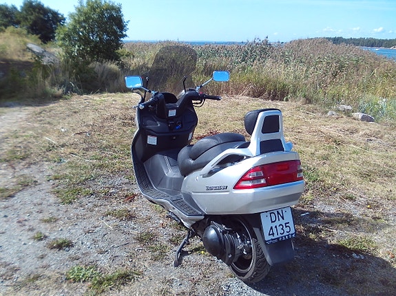 Suzuki Burgman 6 of 13