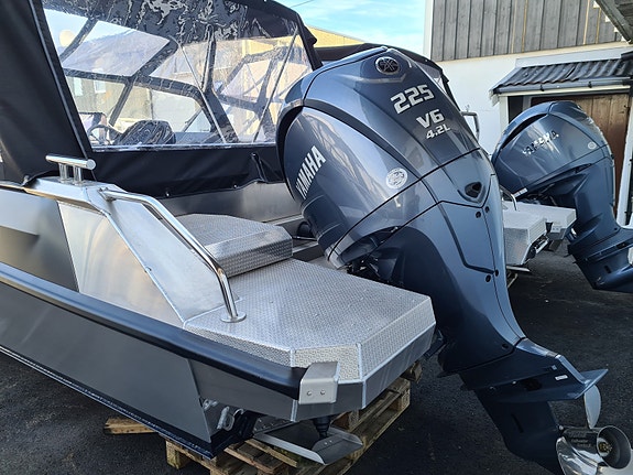 Buster Magnum  m/Yamaha F225XCB 11 of 11